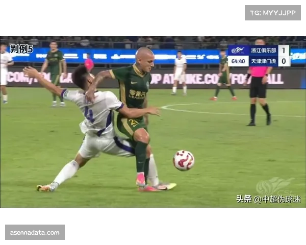 现场：进球被吹后，蒙扎球员围住裁判申诉长达三分钟